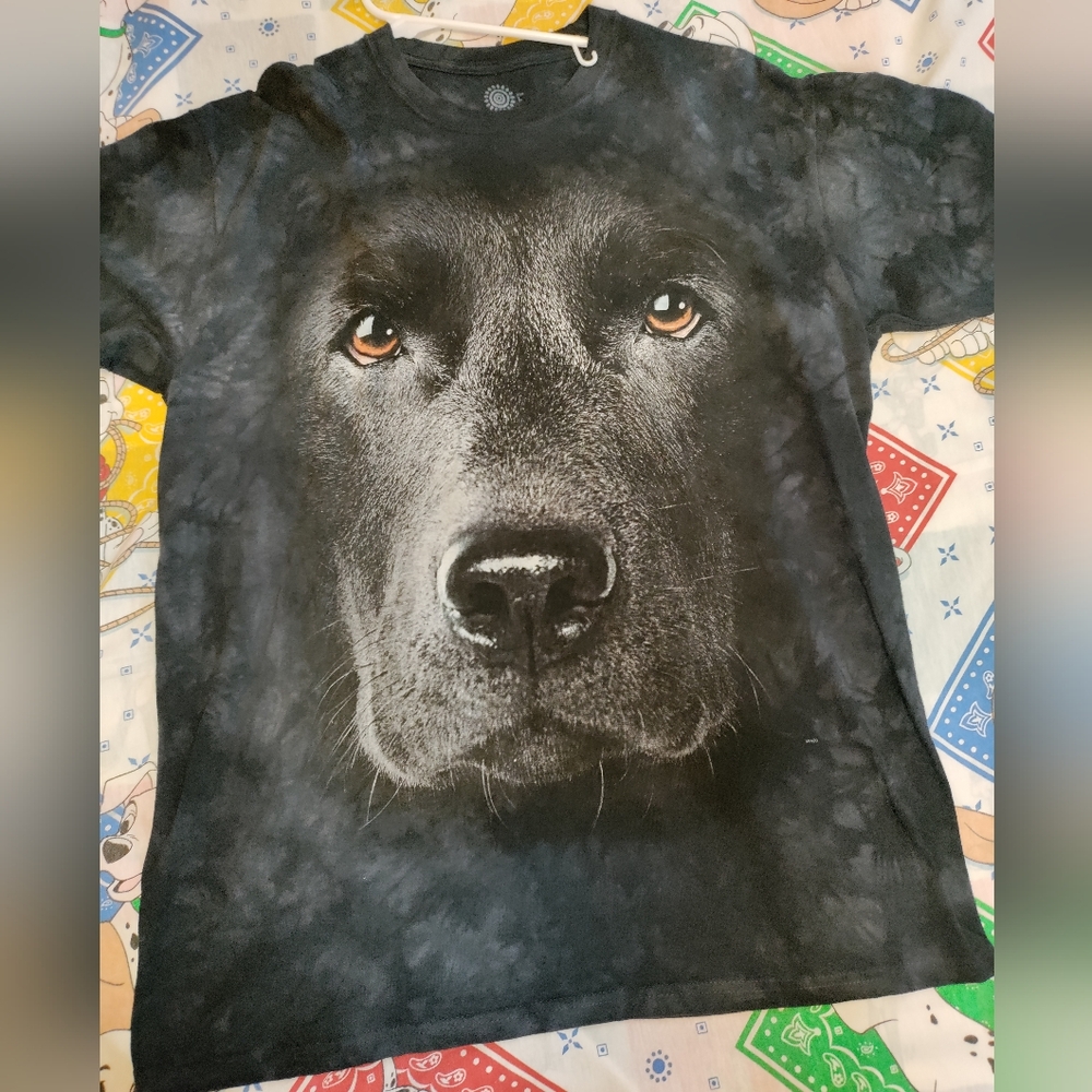 Black lab the mountain size XL t-shirt